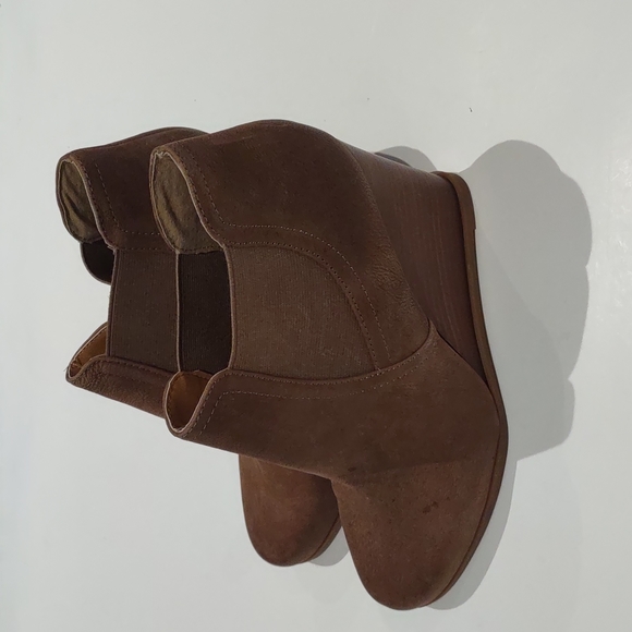 Beautiful brown boots by Audrey Brooks🍀☘️🌼 - Picture 3 of 13